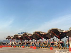 Cegah Antrean Transaksi, GT Palimanan Buka 21 Gardu Selama Arus Mudik