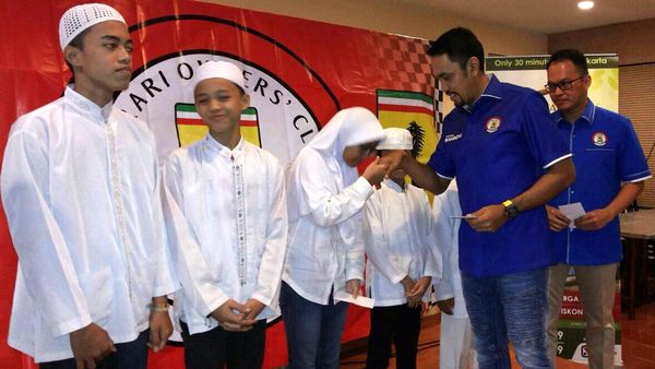 Komunitas Ferrari Buka Bersama Anak Yatim