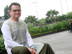 Hedi Yunus Ikhlaskan Sandal yang 10 Tahun Menemaninya Hilang saat Umrah