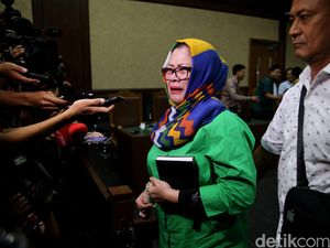 Menangis Divonis 6 Tahun Bui, Dewie Limpo: Saya Tak Pernah Terima Uang