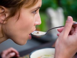 Hangatkan Badan dengan 4 Hidangan Berkuah Gurih Sedap Ini