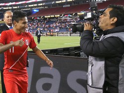 Ruidiaz Klaim Bola Kena Paha, bukan Tangannya