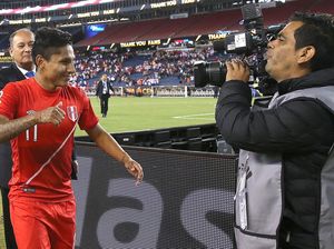 Ruidiaz Klaim Bola Kena Paha, bukan Tangannya Ruidiaz Klaim Bola Kena Paha, bukan Tangannya