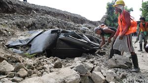 Innova Ringsek Tertimbun Beton Jalan