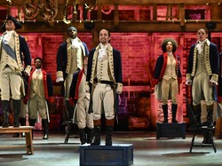 Dukung Hillary Clinton, Broadway Hamilton Galang Dana