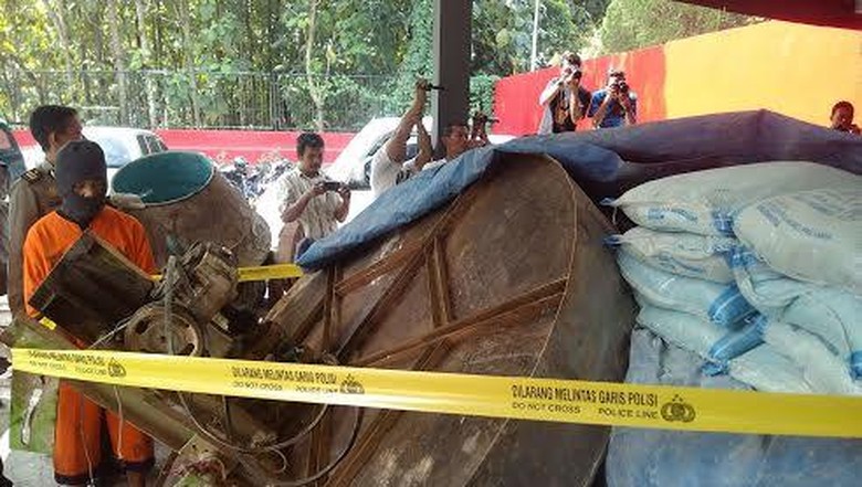 Pria ini Produksi Pupuk Palsu Gara-gara Pabrik Tempatnya Bekerja Bangkrut Pria ini Produksi Pupuk Palsu Gara-gara Pabrik Tempatnya Bekerja Bangkrut