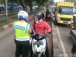 274 Penerobos Busway Dikenakan Tilang Biru dengan Denda Rp 500 Ribu