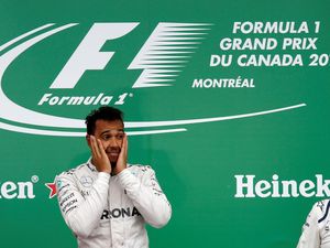 Karunia untuk Hamilton Setelah Start dengan Buruk