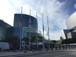 Bendera Setengah Tiang E3 Atas Serangan Brutal Orlando