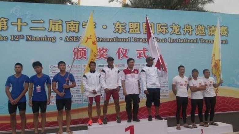 Perahu Naga Indonesia Juara Umum di China Perahu Naga Indonesia Juara Umum di China