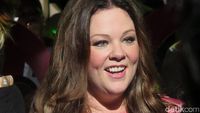Melissa McCarthy Ramaikan Red Carpet Ghostbusters di Singapura
