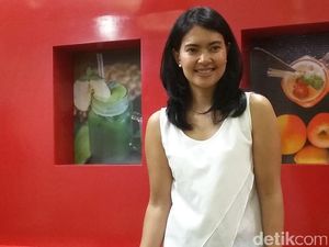 Lola Amaria Sajikan Racikan Nasi Buatannya di Nasi Pedes Cipete