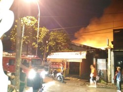 Pabrik Kerupuk Terbakar, Dua Anggota PMK Terluka