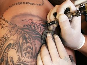 Tato Tengkorak di Wajah Bikin Hidup Susah Tato Tengkorak di Wajah Bikin Hidup Susah