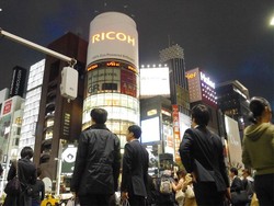 Ginza Pasang Lampu Jalan agar Wanita Terlihat Makin Cantik