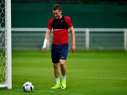 Minuman Energi dan Tembakau Kunyah Vardy Memicu Perdebatan