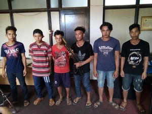 Ini Tampang 6 Pemuda Pembunuh Bekantan dan Senapan yang Digunakan untuk Berburu