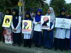 Pelajar di Surabaya Desak Google dan Youtube Tutup Konten Porno