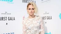 Kristen Stewart Cantik dengan Dress Semi Transparan