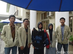 Top! Mahasiswa UGM Ciptakan Jaket Pijat Otomatis untuk Pendaki