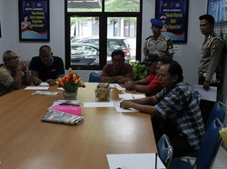 Calo Kocar-kacir Saat Razia di Samsat Depok, 8 Pria Diamankan dan Dibina