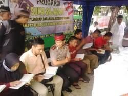 Ramadan Berkah di Tanjung Perak, Baca Satu Juz Alquran Berhadiah Parsel