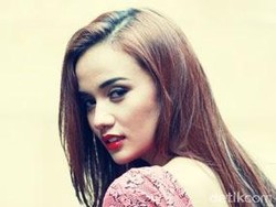Cerita Damita Argoebie Main di Film Humor Baper