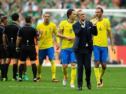 Swedia Main Lebih Baik Usai Ketinggalan