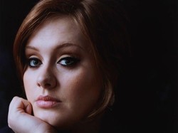 Jepretan Adele dan David Bowie Dipajang di Galeri Potrait Nasional London