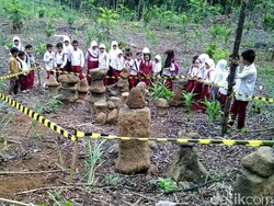 Area Temuan Batuan Aneh di Geopark Ciletuh Meluas, Warga Lakukan Pengamanan