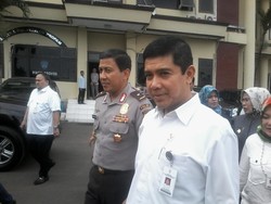 Menpan Yuddy Mudik ke Bandung Pakai Mobil Dinas: Itu Melekat