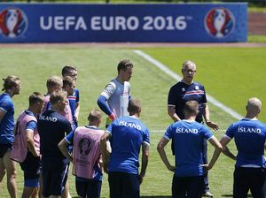 Islandia Tak Demam Panggung