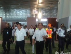 Menhub Jonan Keliling Terminal 3 Ultimate Cengkareng, Kritik yang Belum Kelar
