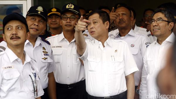 Jonan Tinjau Kesiapan Pelabuhan Tanjung Priok