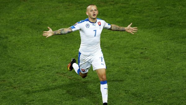 Slovakia Tundukkan Rusia 2-1