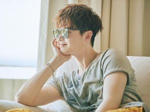Lee Jong Suk Tertahan di Jakarta, Disebut karena Tiket Fan Meeting