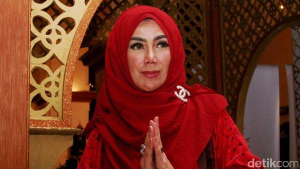 Amy Qanita Serba Merah From Head to Toe