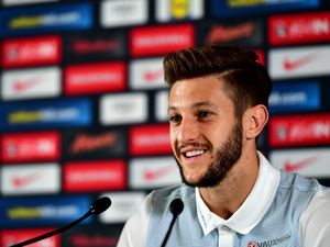 Lallana: Wales Bukan Cuma Bale Lallana: Wales Bukan Cuma Bale