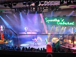 Terpukau Pertunjukan Kabaret di Kapal Pesiar Ovation of The Seas