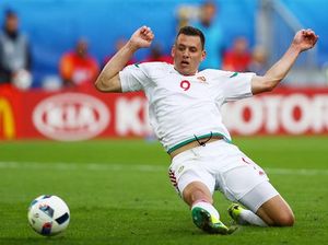 Akhir dari Paceklik Gol Szalai Akhir dari Paceklik Gol Szalai