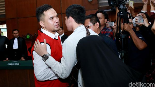 Hot Photo Highlight: Saipul Jamil, Nagita Slavina hingga Trio Macan