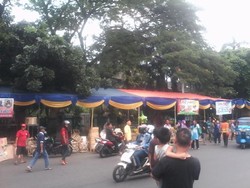 Pedagang Parsel di Trotoar Cikini Menolak Direlokasi