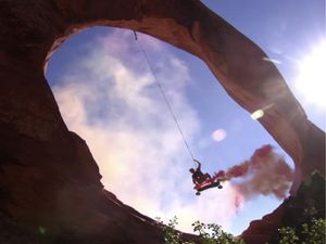 Ini Dia 4 Video Ropeswing yang Bisa Membuat Kamu Deg-degan