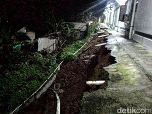 Banjir Bandang Genang Dua Desa di Sukabumi, 376 Warga Mengungsi