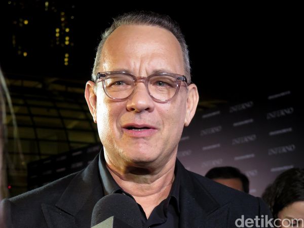 Kehadiran Tom Hanks di Red Carpet Inferno Disambut Fans Singapura