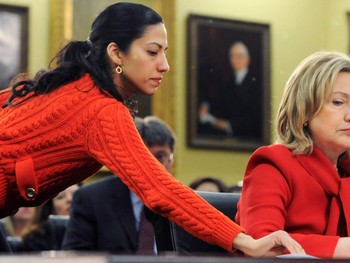 Perempuan Muslim di Balik Hillary