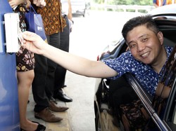 Ingin Dapat Diskon Tarif Tol? Bayarnya Pakai Uang Elektronik