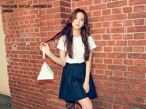 Tampil Seksi Pakai Baju Transparan, Idola K-Pop Ini Jadi Sorotan Netizen