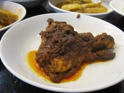 Yuk, Bikin Rendang Ayam yang Gurih Pekat dengan Langkah Ini!