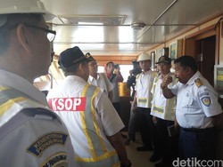 Sidak ke Pelabuhan Tanjung Wangi, Petugas KSOP Temukan Sekoci Bermasalah